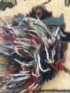 Teppichlöcher flicken